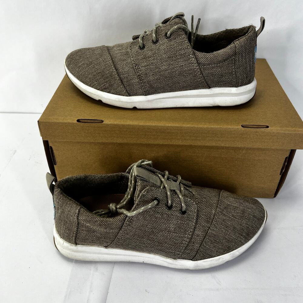 Toms Laceup Shoes Size 6.5